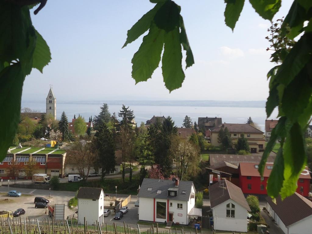 Gaestehaus Sommertal Mit Pool Im Garten, Eigener Parkplatz, 800M Zum Bodensee, 300M Zur Altstadt Meersburg Exterior photo